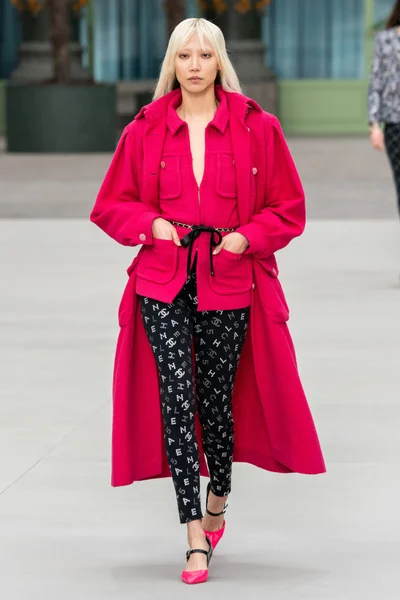 Look 17
